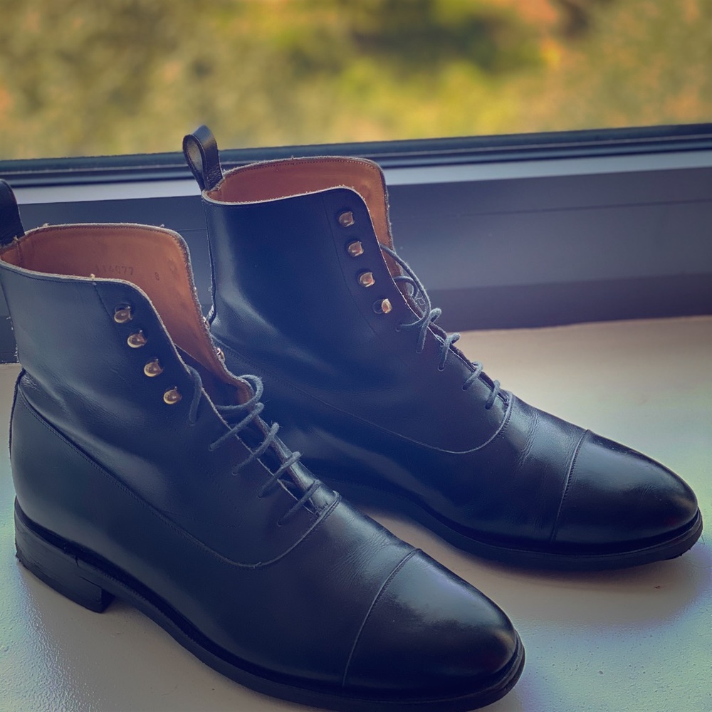 Stylish Black Leather Dress Boots for Men